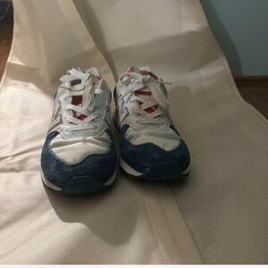 New balance sneakers